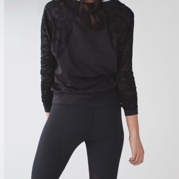 LULULEMON Long Sleeve Striped
Camouflage Run for Days Long Sleeve Shirt Medium - Picture 3 of 11